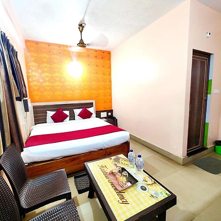Goroomgo Krishna Residency: Beachside Comfort with Award-Winning Service Puri Exterior photo