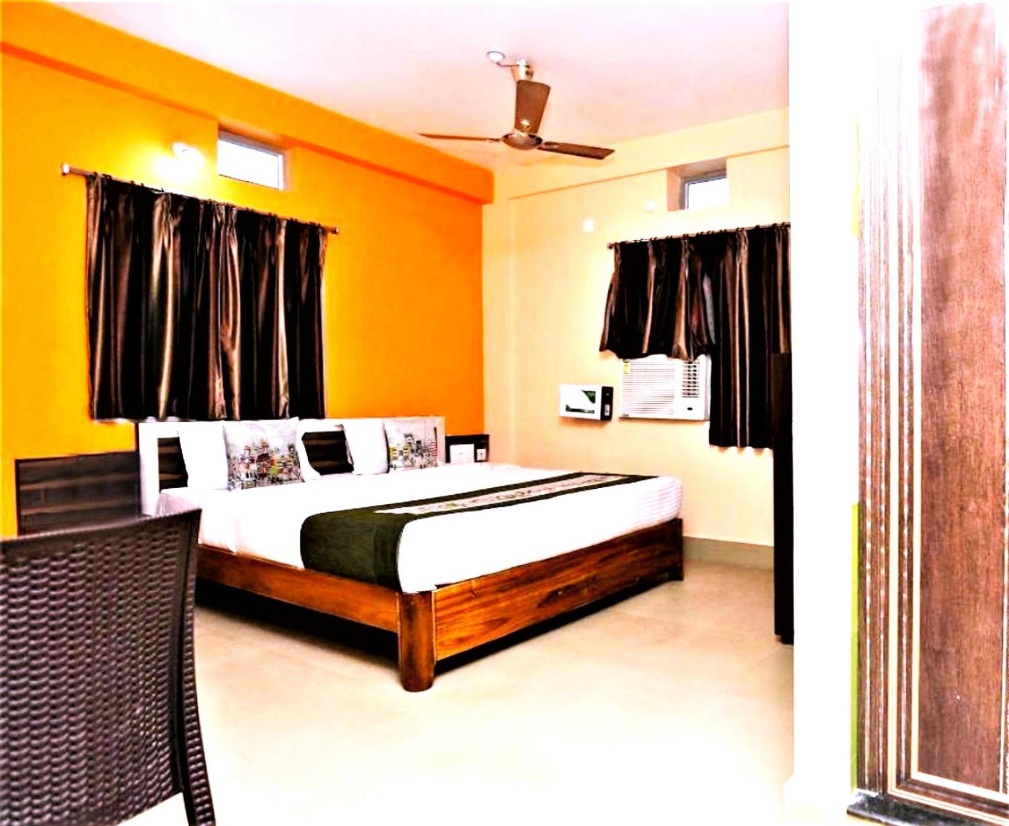Goroomgo Krishna Residency: Beachside Comfort with Award-Winning Service Puri Exterior photo