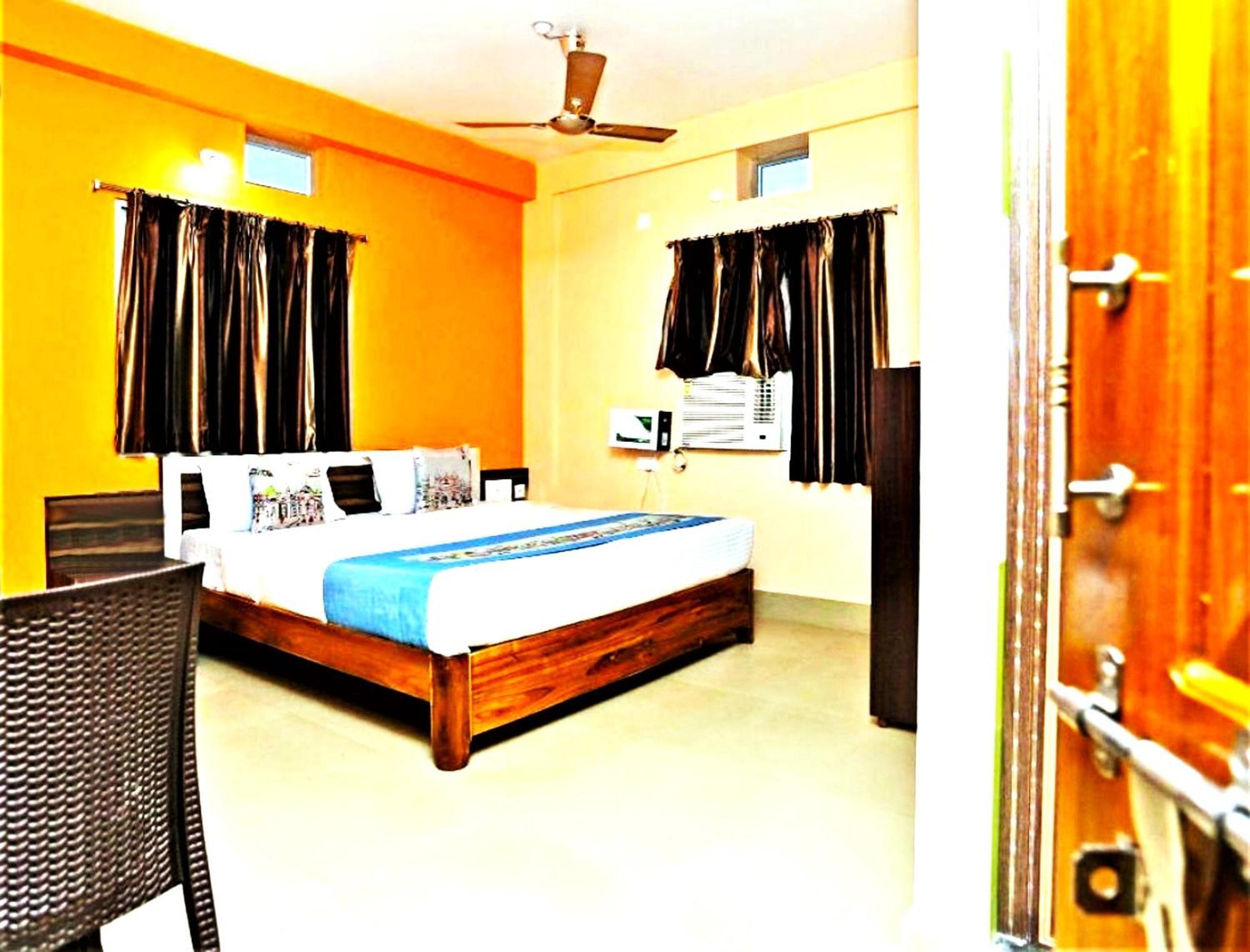 Goroomgo Krishna Residency: Beachside Comfort with Award-Winning Service Puri Exterior photo