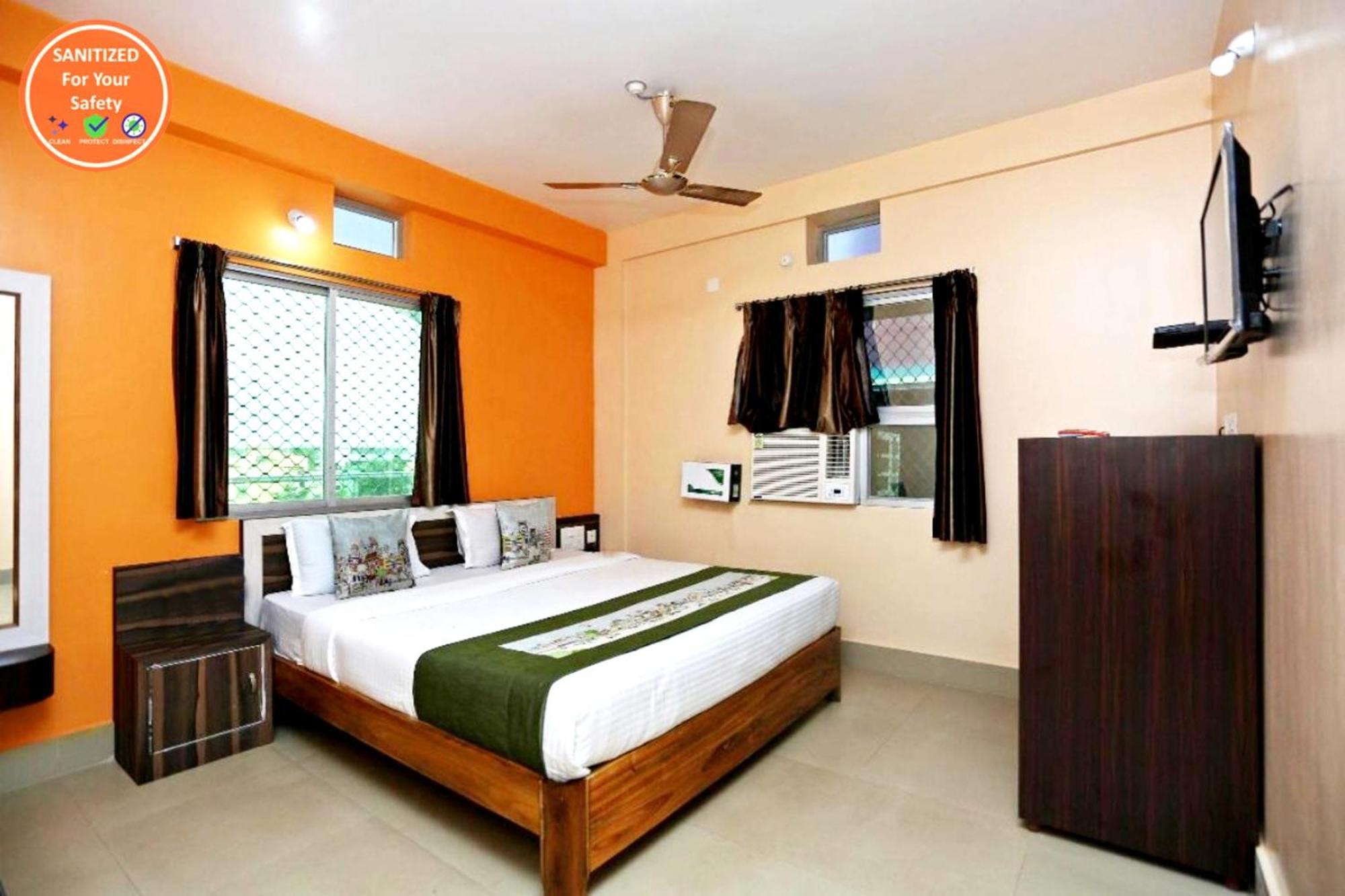 Goroomgo Krishna Residency: Beachside Comfort with Award-Winning Service Puri Exterior photo