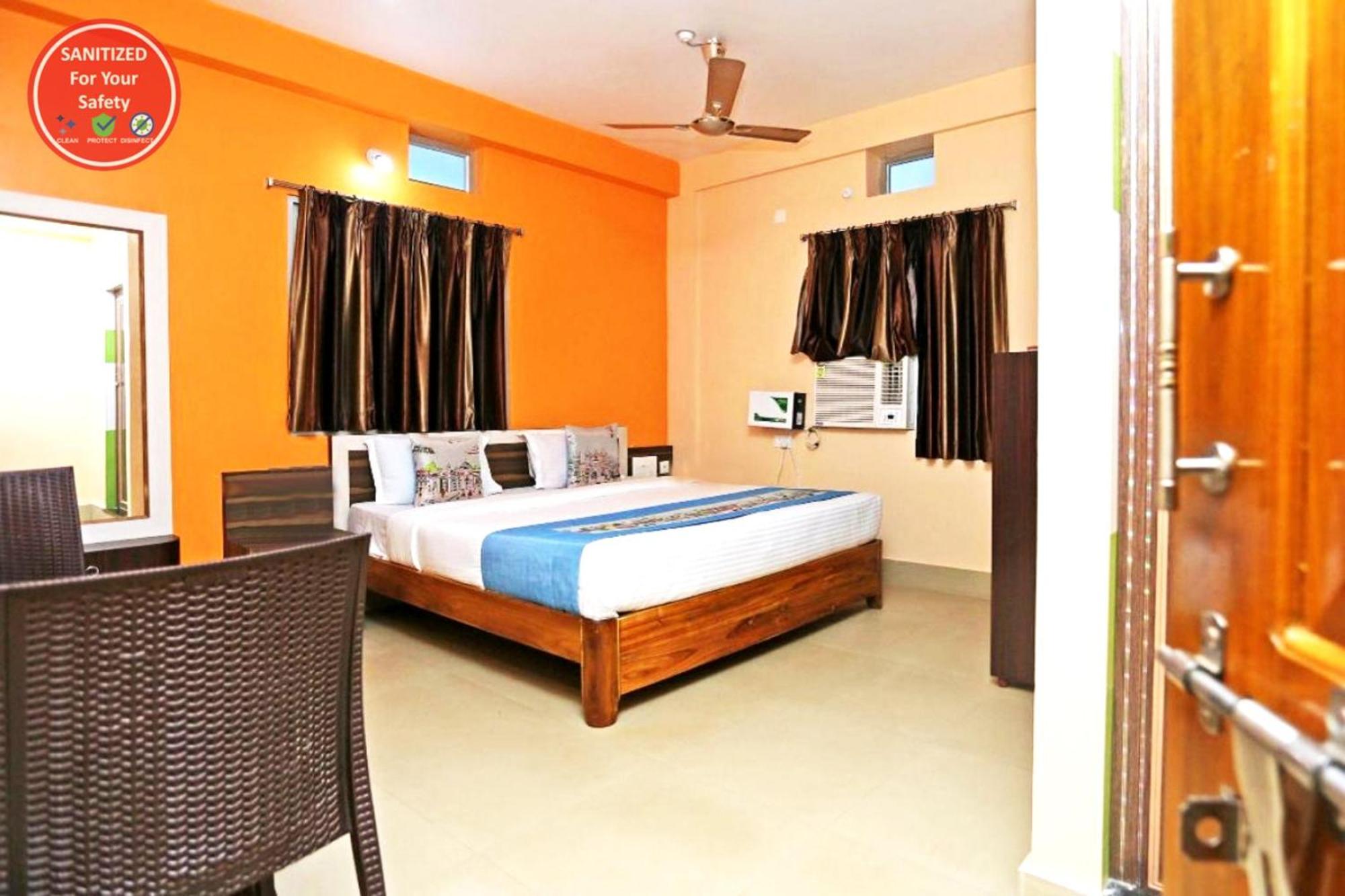 Goroomgo Krishna Residency: Beachside Comfort with Award-Winning Service Puri Exterior photo