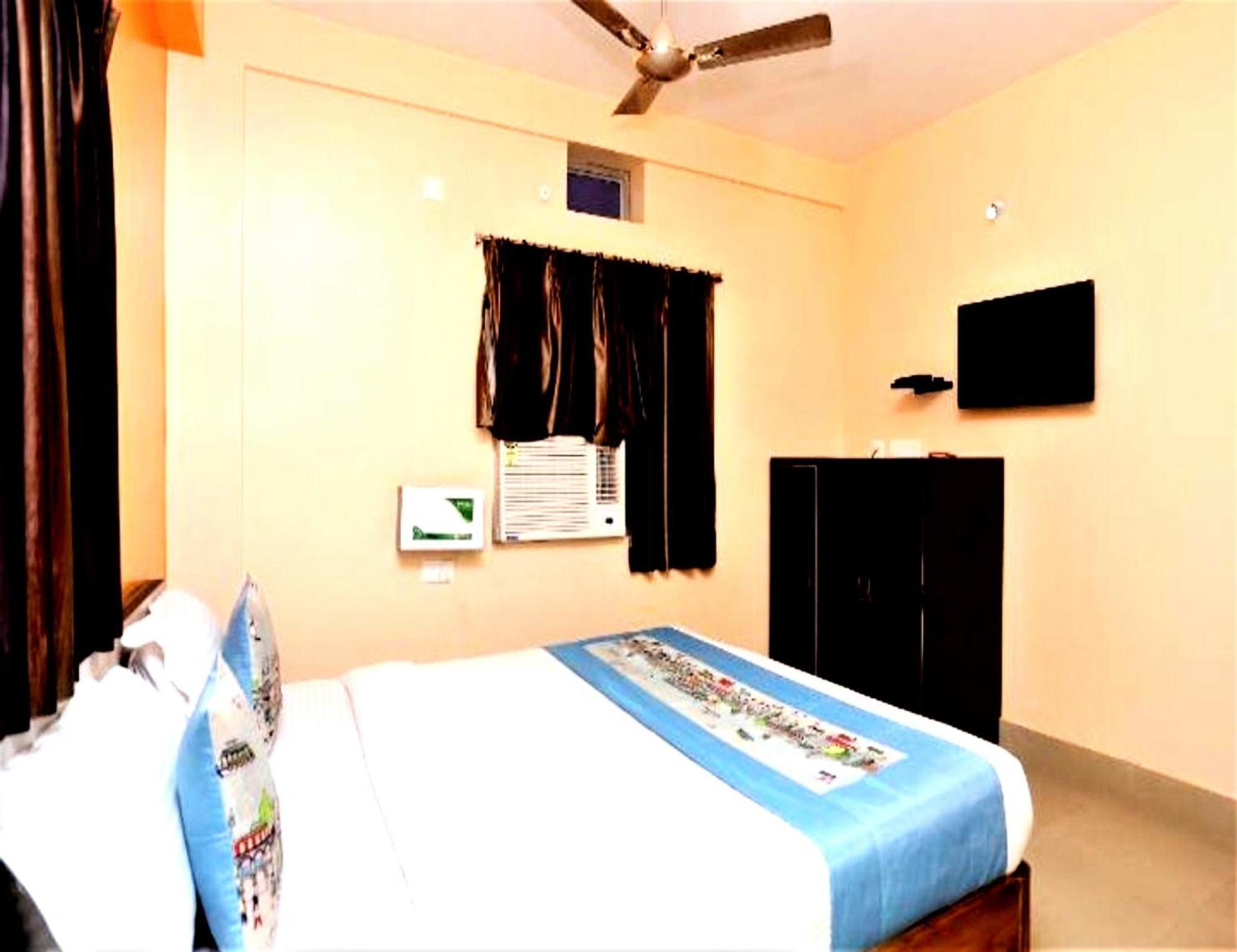 Goroomgo Krishna Residency: Beachside Comfort with Award-Winning Service Puri Exterior photo