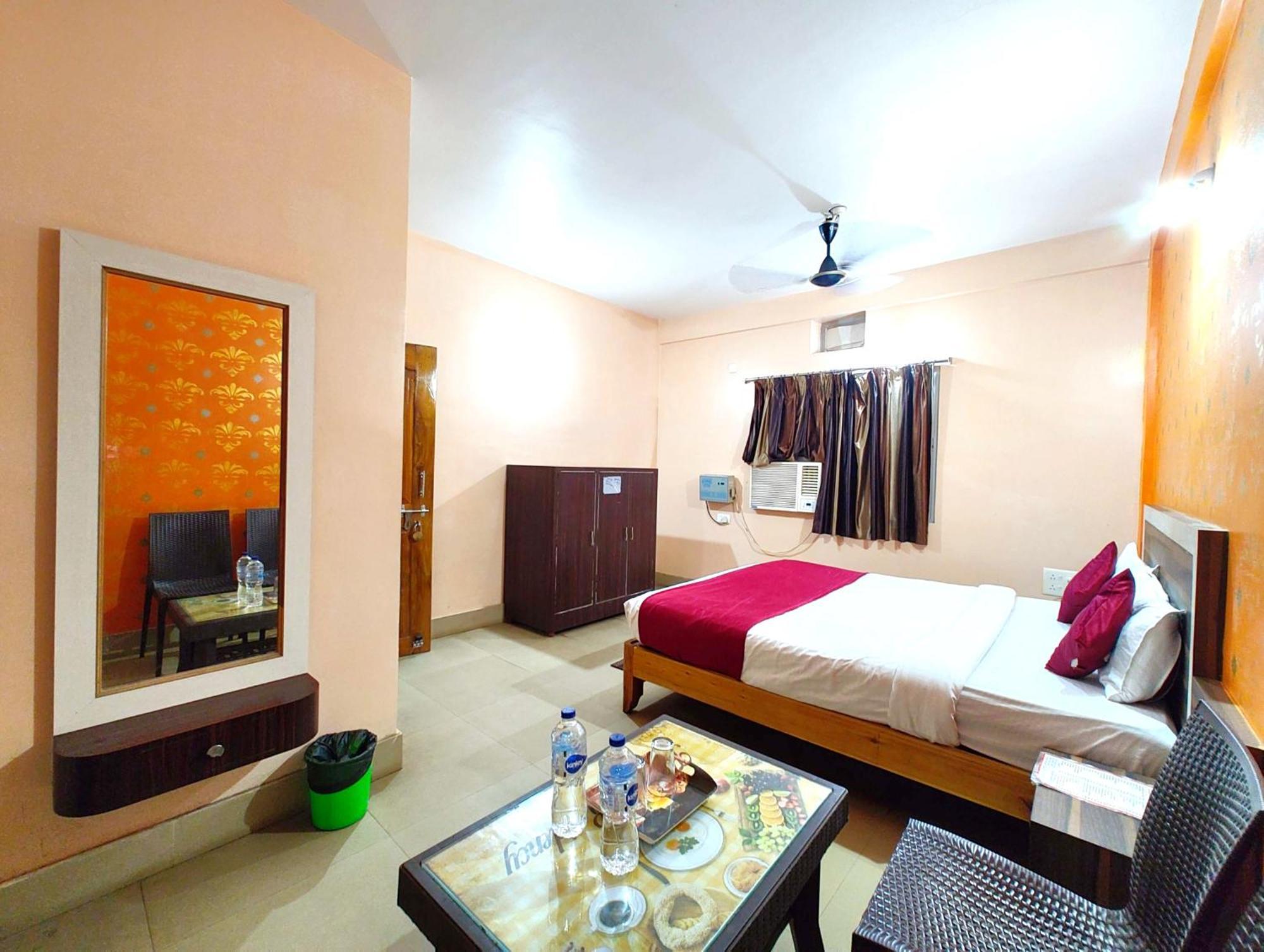 Goroomgo Krishna Residency: Beachside Comfort with Award-Winning Service Puri Exterior photo